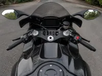 Yamaha YZF-R1 — detalle