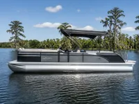 Bennington Marine Tritoon — lateral