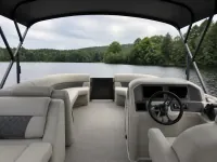 Godfrey 20' Pontoon — detalhe
