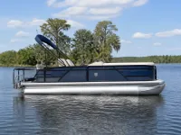 Godfrey Marine Pontoon — lateral