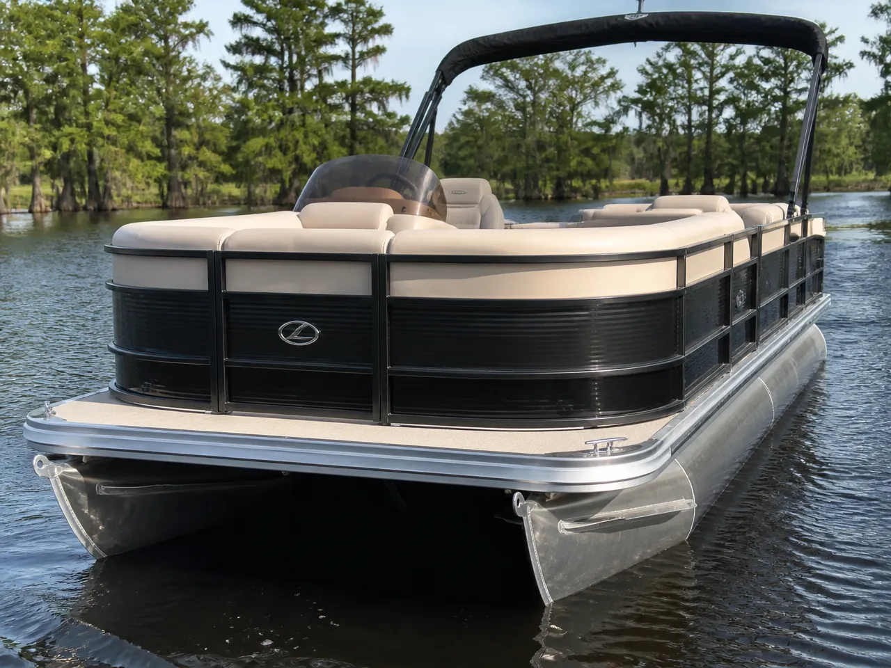Lowe 21' Pontoon — front