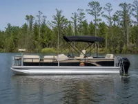 Sun Tracker Bass Buggy 18 DLX — lateral
