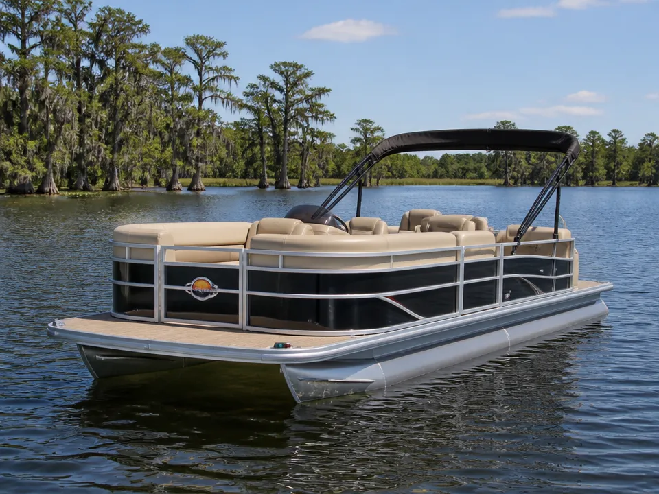 Sun Tracker Fishin' Barge 20 DLX
