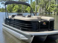 Sun Tracker Fishin' Barge 20 DLX — front