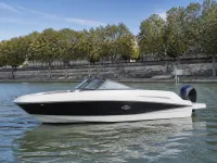 Bayliner VR5 OB — seitlich