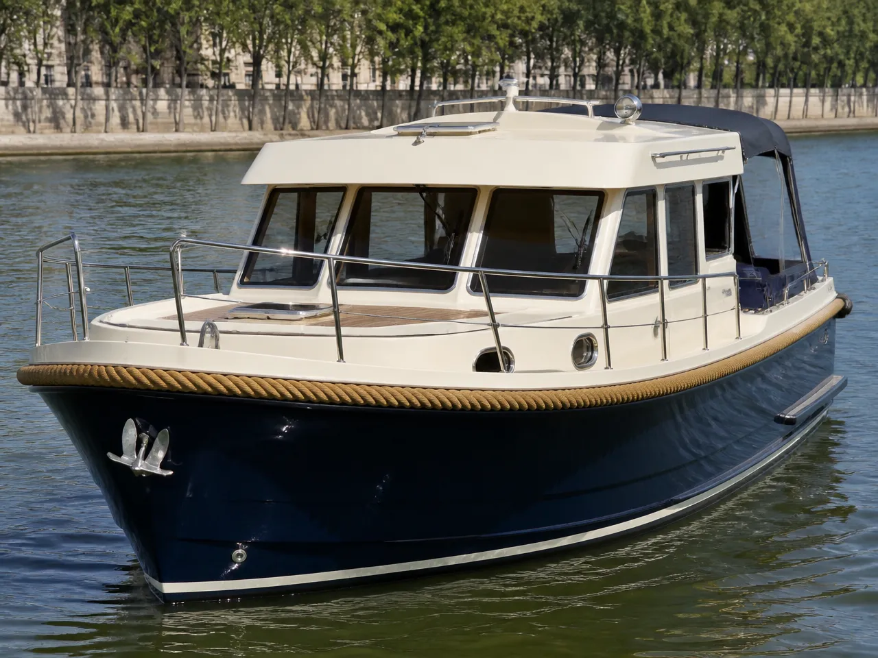 Brandaris Barkas 1100 — vorn