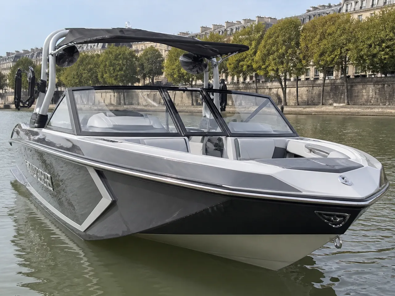 Correct Craft Super Air Nautique G21 — front