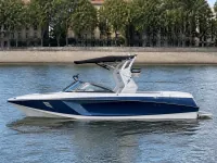 Correct Craft Super Air Nautique G21 — side