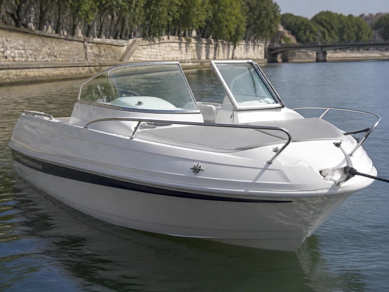 Jeanneau Cap Camarat 545 WA — front
