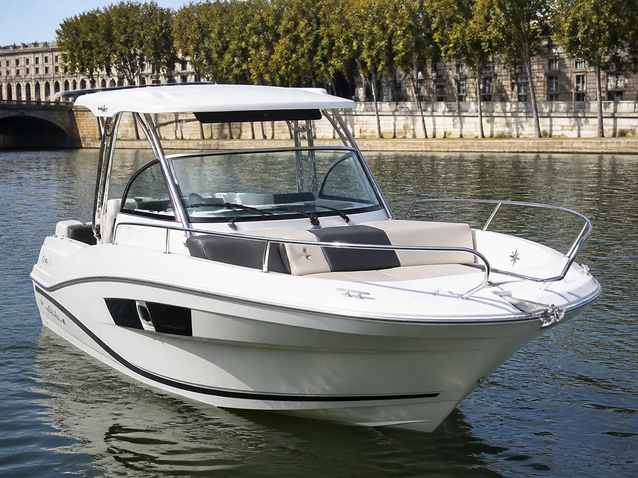 Jeanneau Cap Camarat 6.5 WA Série 3 — front