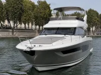 Prestige 590 — الأمام