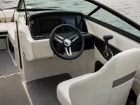 Sea Ray 185 — деталь
