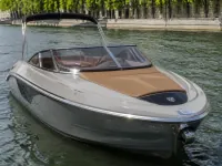 Skylla 500 — الأمام