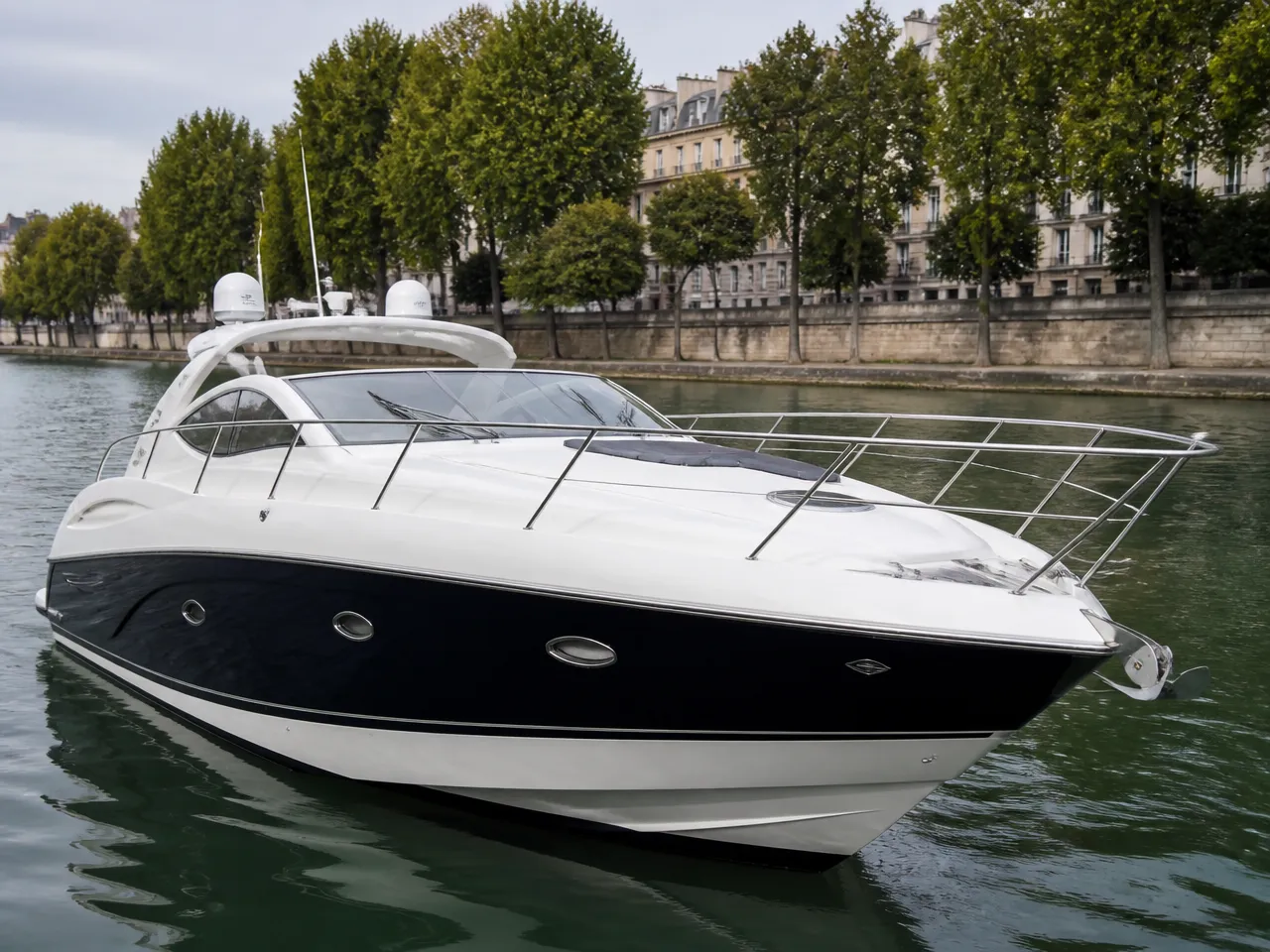 Sunseeker Portofino 53 — frontal