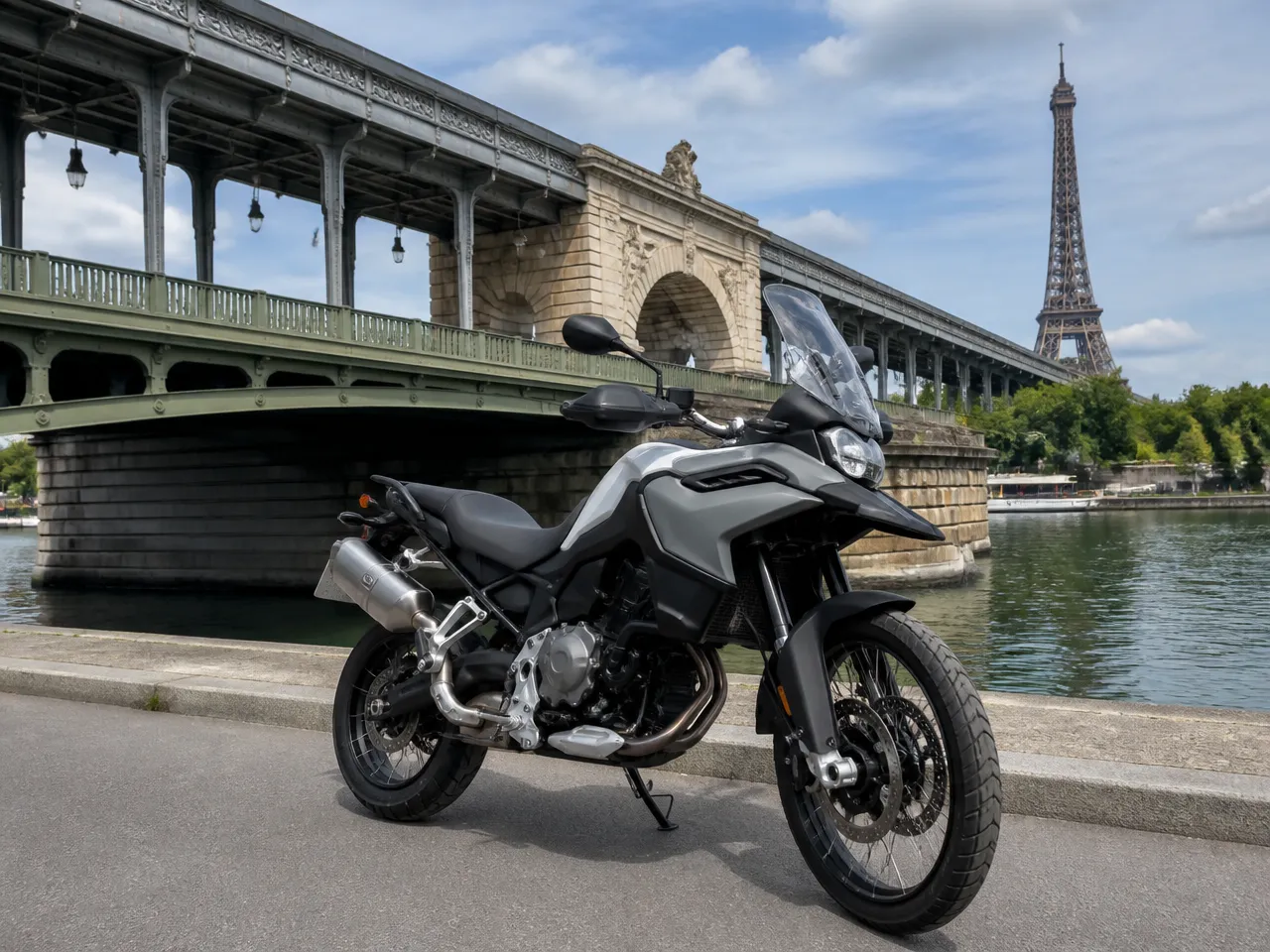 BMW F 850 GS — спереди