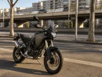 BMW F 900 GS — الأمام