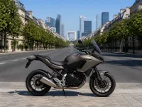 BMW F 900 XR — lateral