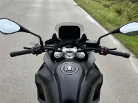BMW F 900 XR — detalle