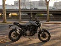 Ducati Monster 937 — сбоку