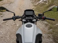 Moto Guzzi V85 Travel — 细节
