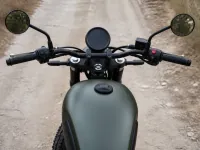 Royal Enfield Bear 650 — detalle