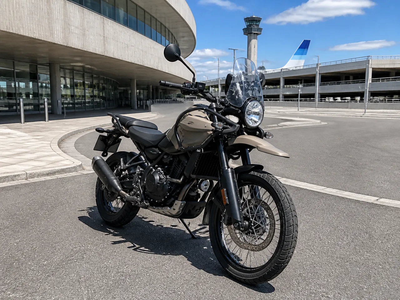 Royal Enfield Himalayan 450 — avant