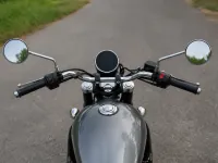 Royal Enfield Super Meteor 650 — Detail