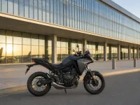 Yamaha Tracer 7 — сбоку