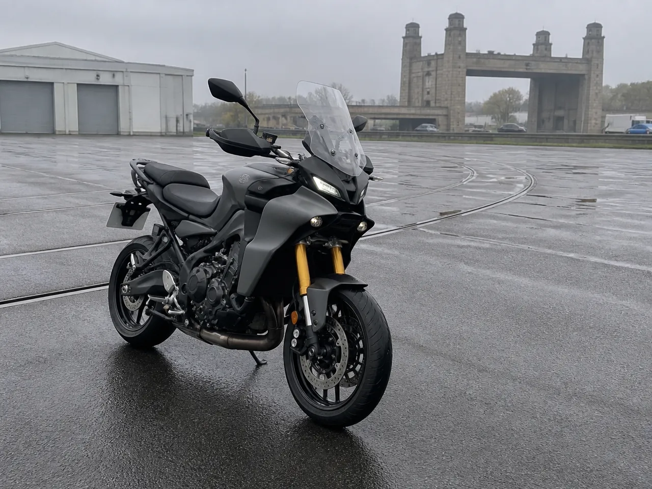 Yamaha Tracer 9 GT — vorn