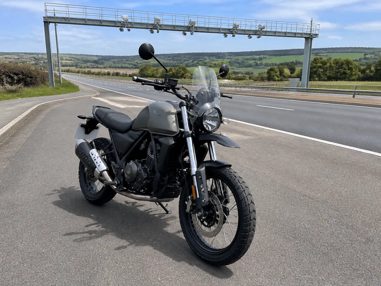 Zontes Scrambler X 125 — front
