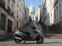 Aprilia Atlantic 125 — الجانب