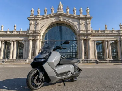 BMW CE 04