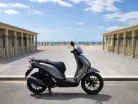 Piaggio Medley 125 — laterale