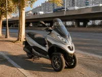 Piaggio MP3 500 — front