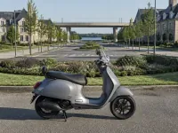 Vespa GranTurismo 125 — lateral
