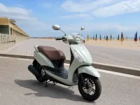 Yamaha D'elight 125 — 正面