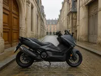 Yamaha TMAX 560 Tech Max — seitlich
