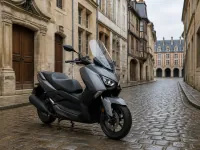 Yamaha XMAX 400 — vorn