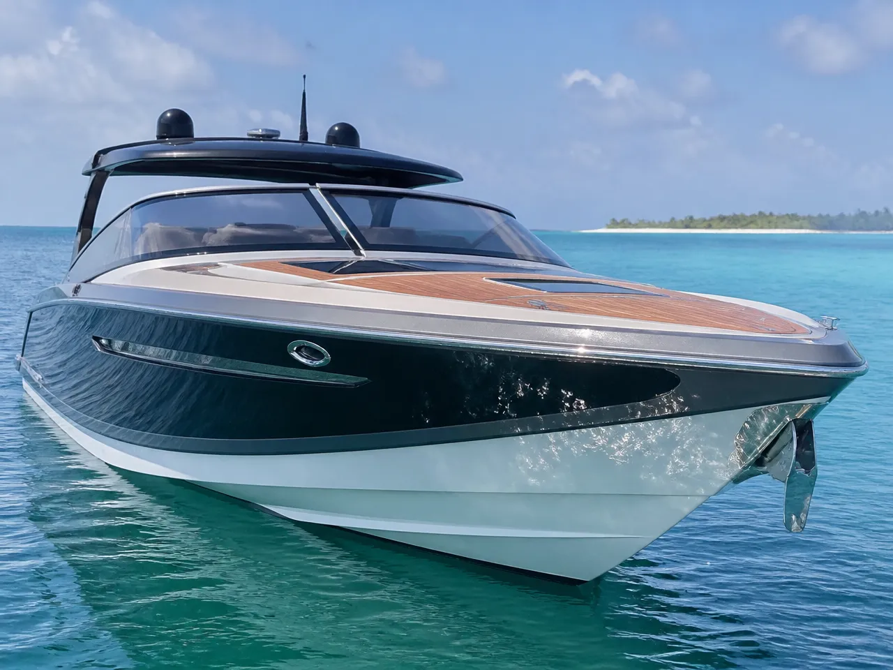 Custom Speedboat 40 ft — सामने
