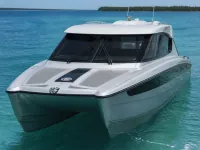 Speed catamaran Ramayana — ด้านหน้า