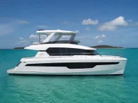 Aquila 44 — 측면