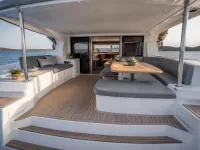 Sailing Catamaran Rose — деталь