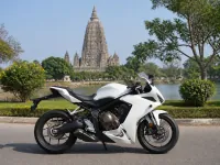 Honda CBR650R — side