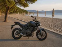 Yamaha MT-07 — ด้านข้าง