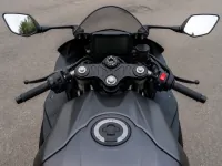 Yamaha R7 — detail