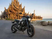 Yamaha XSR700 — 전면