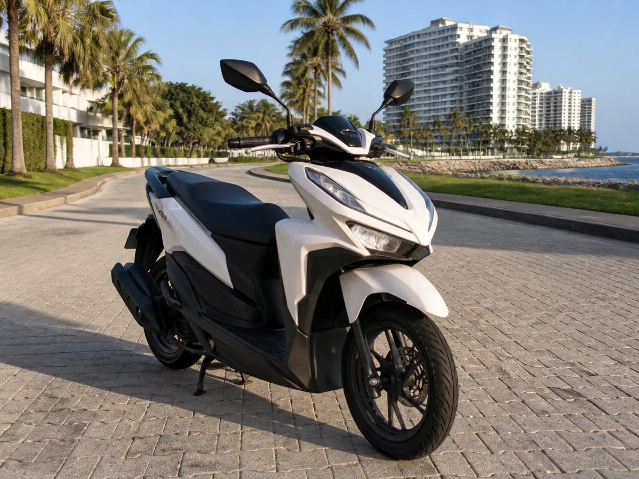 Honda Click 150i — front