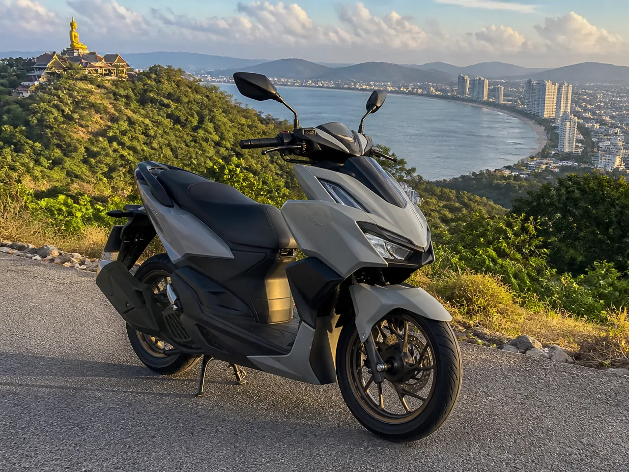 Honda Click 160 — सामने