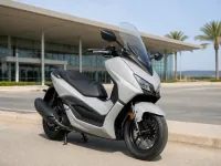 Honda Forza 350 — 전면
