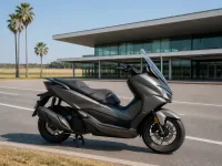 Honda Forza 350 — 측면